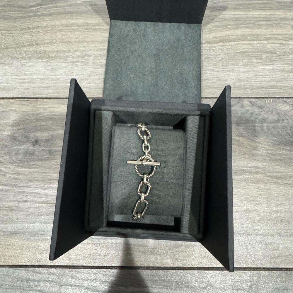 David Yurman Cushion Link Bracelet with Blue Sapphires - Picture 3 of 4
